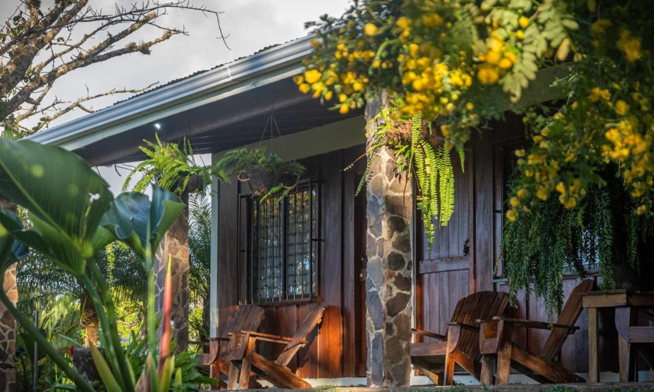 Vista Lago Arenal Piedras エクステリア 写真
