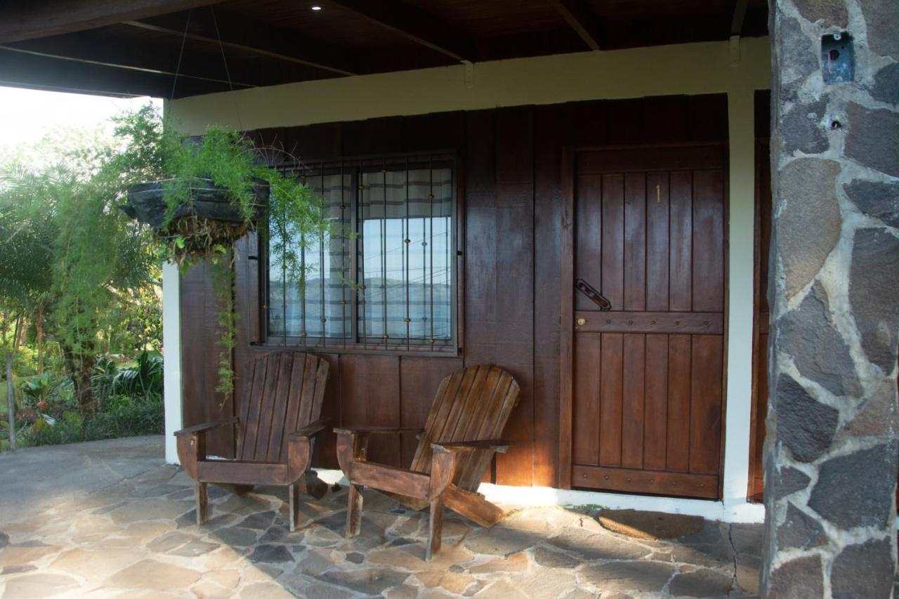 Vista Lago Arenal Piedras エクステリア 写真